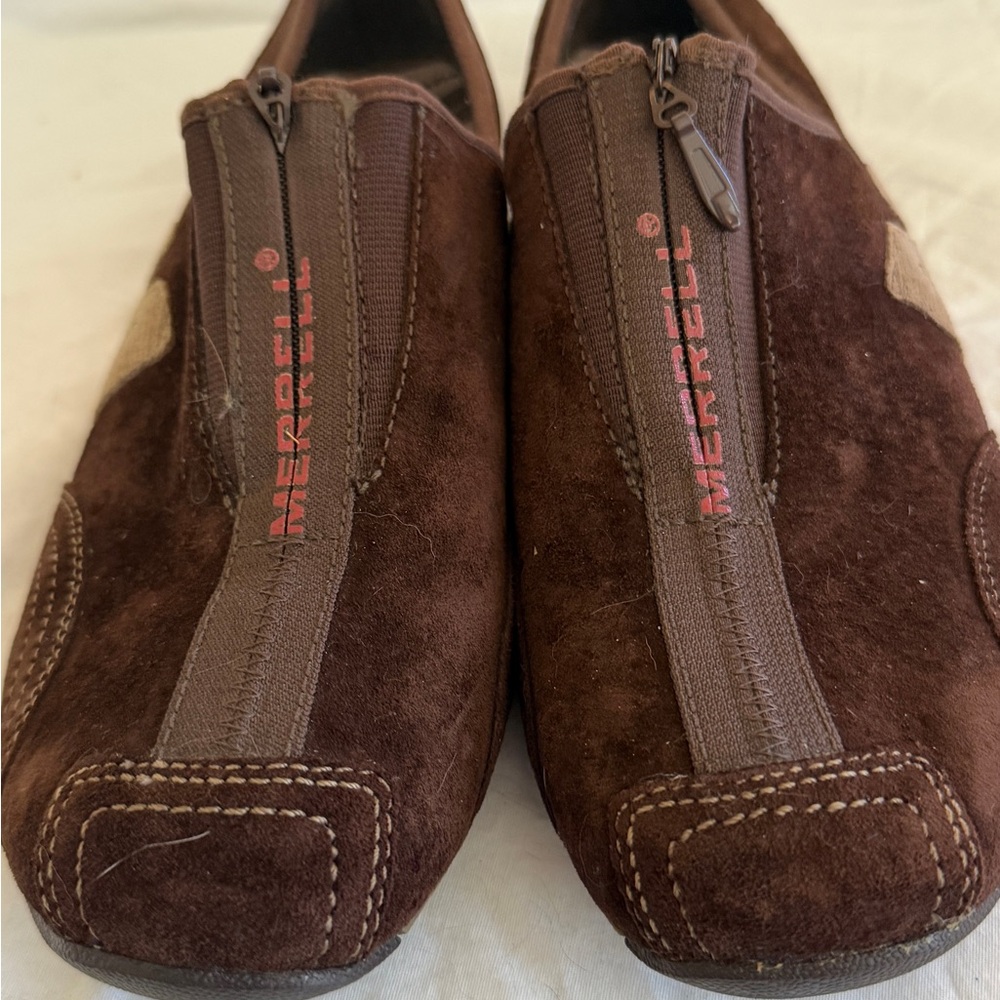 Merrell women’s Dark Brown Suede Slip-On Loafers with Front Zip